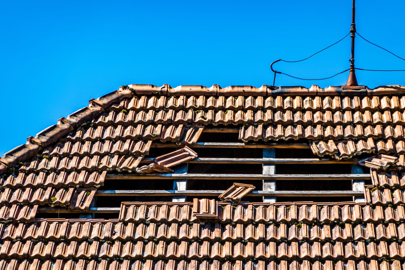 Emergency Roof Repairs by Roofmaster in the Swansea area